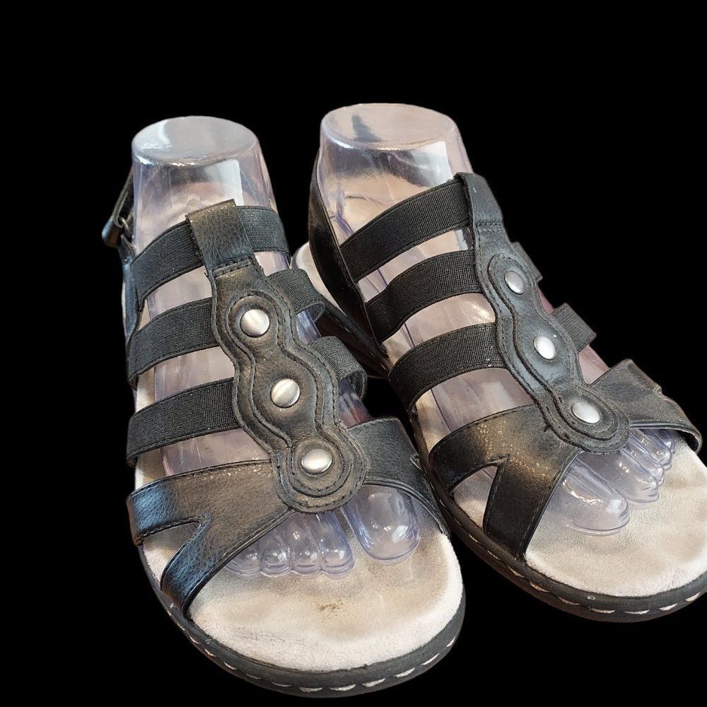 Croft & Barrow Black sandals VGC  measures 9 3/4 inch from tow to heel